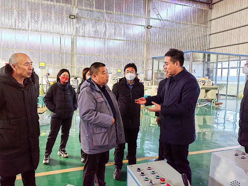 關(guān)越區長(cháng)在雙民公司調研4.jpg